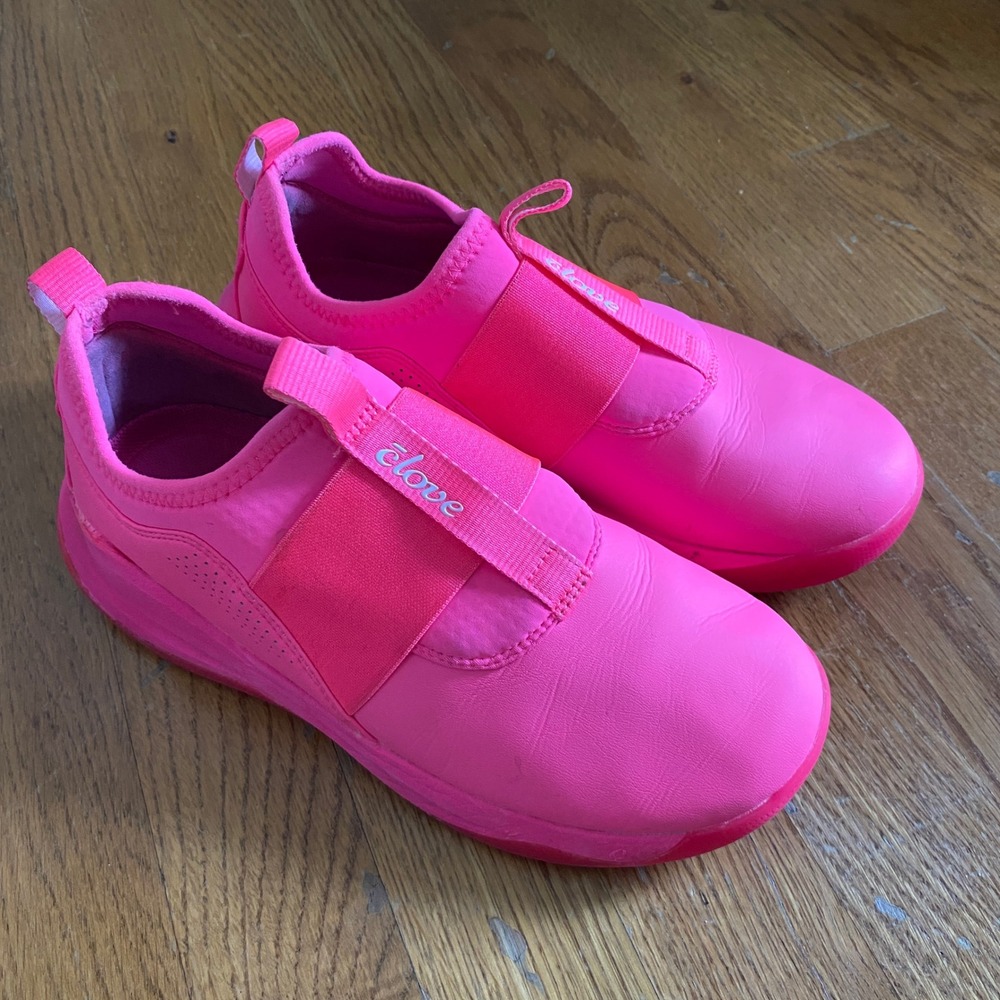 Clove Solo Slip On Sneaker Women 6.5 Hot Pink Healthcare Nurse Barbie Athletic